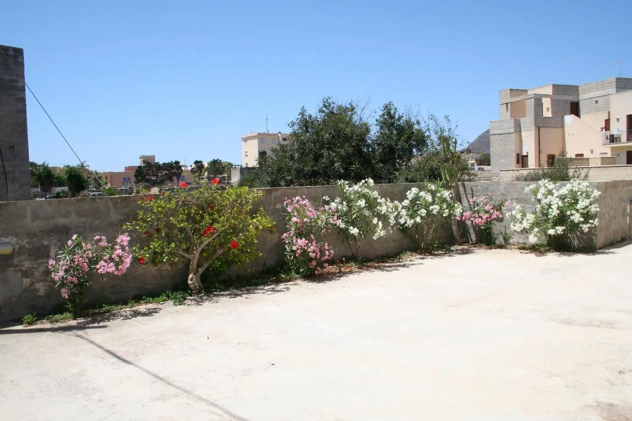 Appartamento Casa Libeccio e Casa Blu Marino Favignana 0*,  Italia